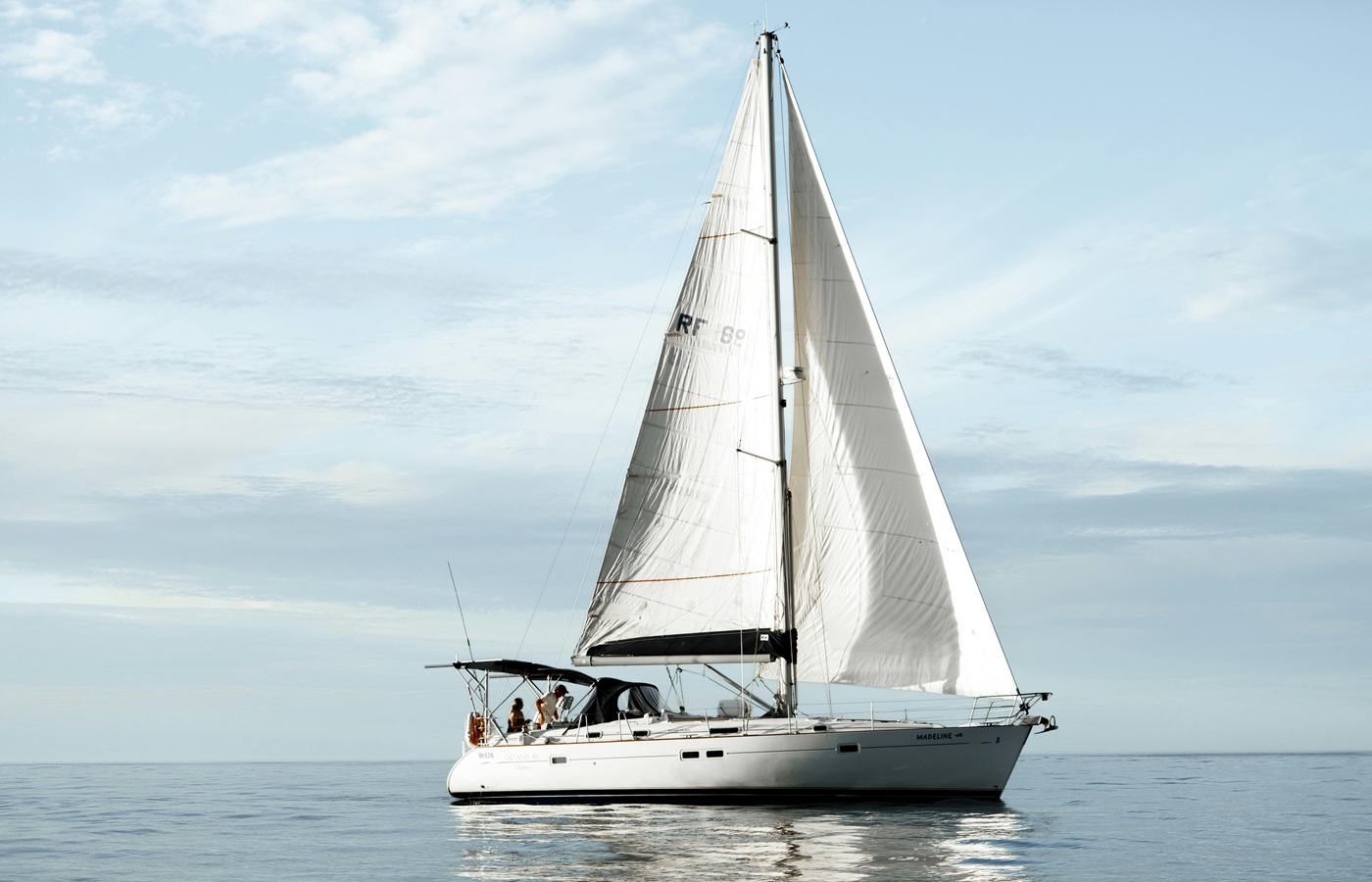 Парусная лодка