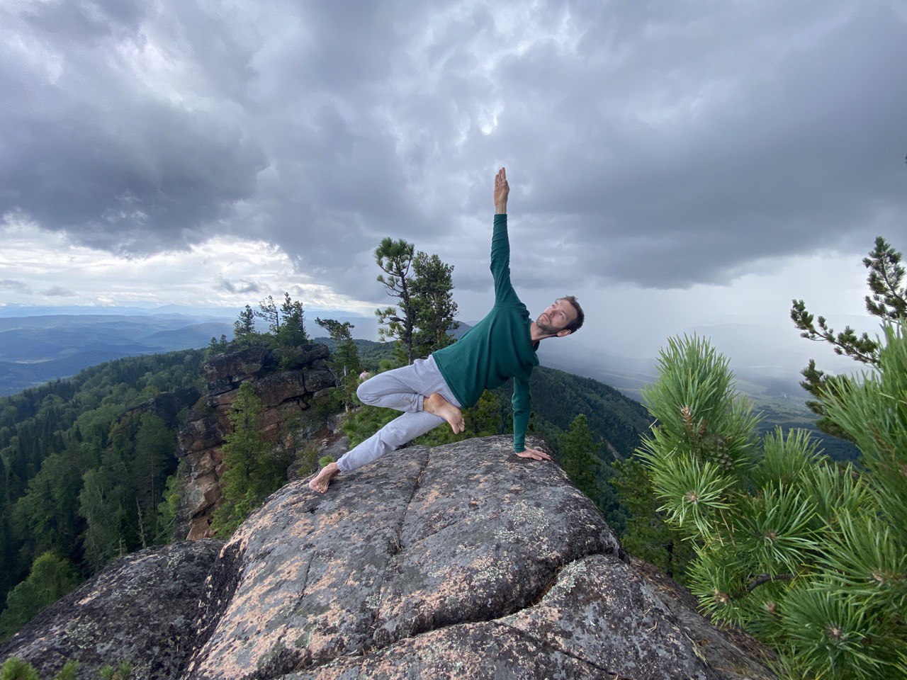 Асана на горе