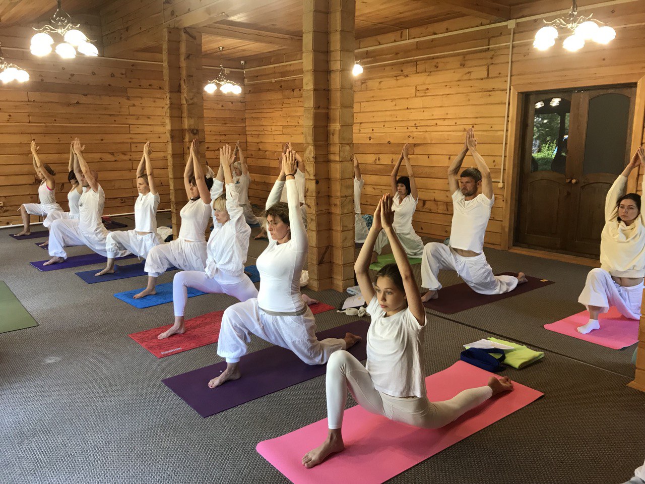 Занятие по хатха йоге