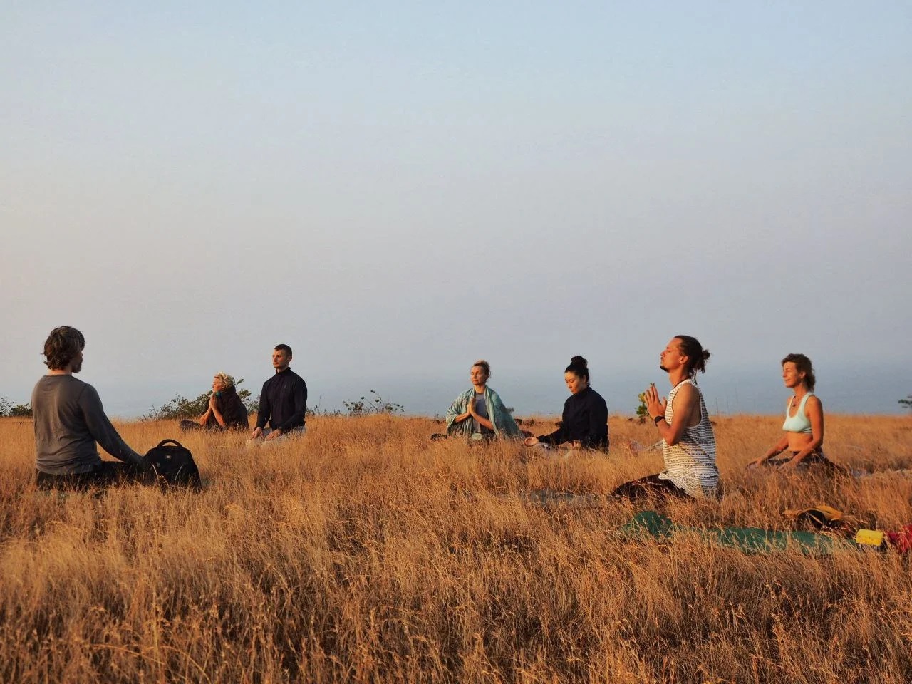 Йога на холме