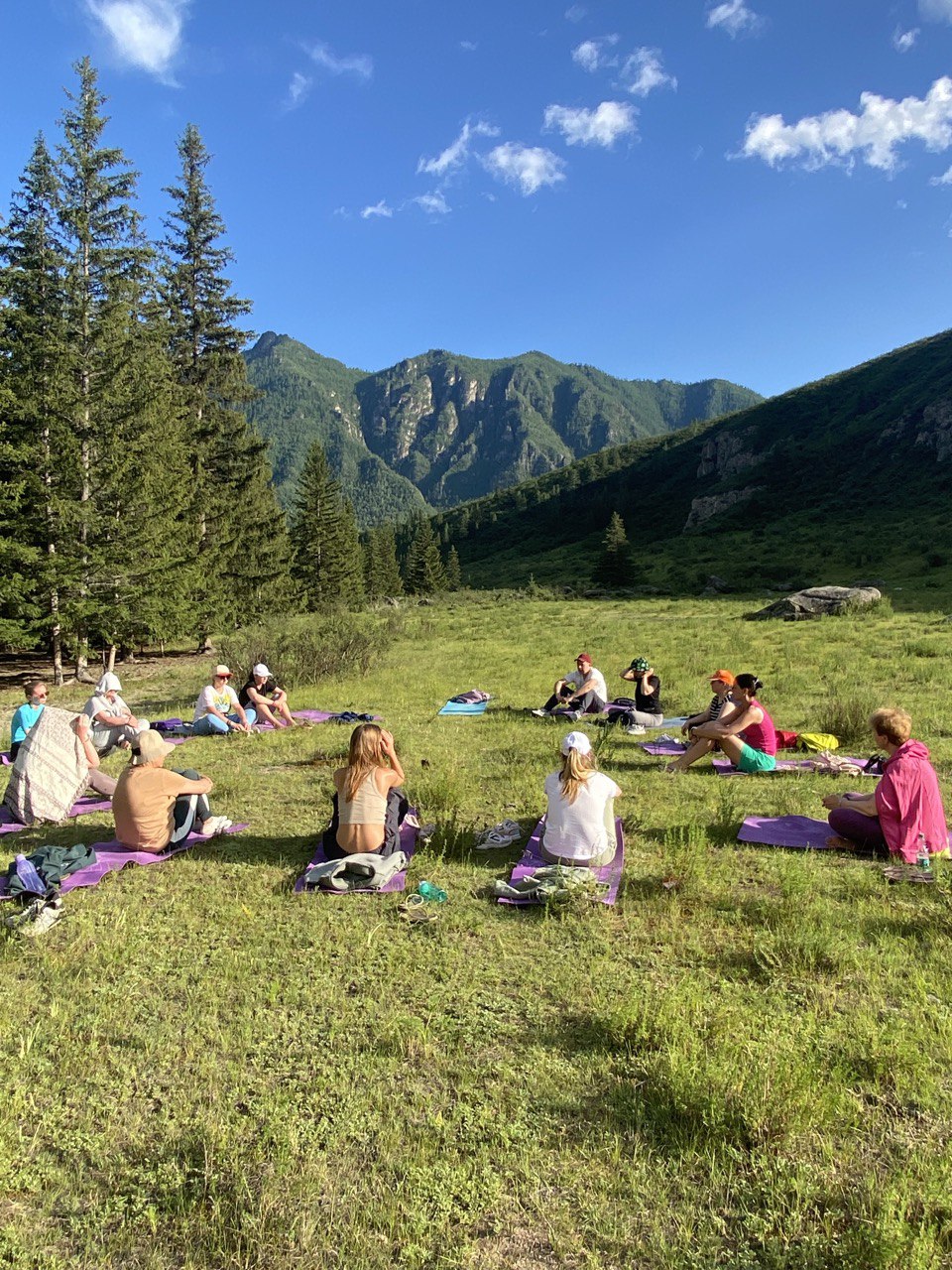 Практика йоги на природе