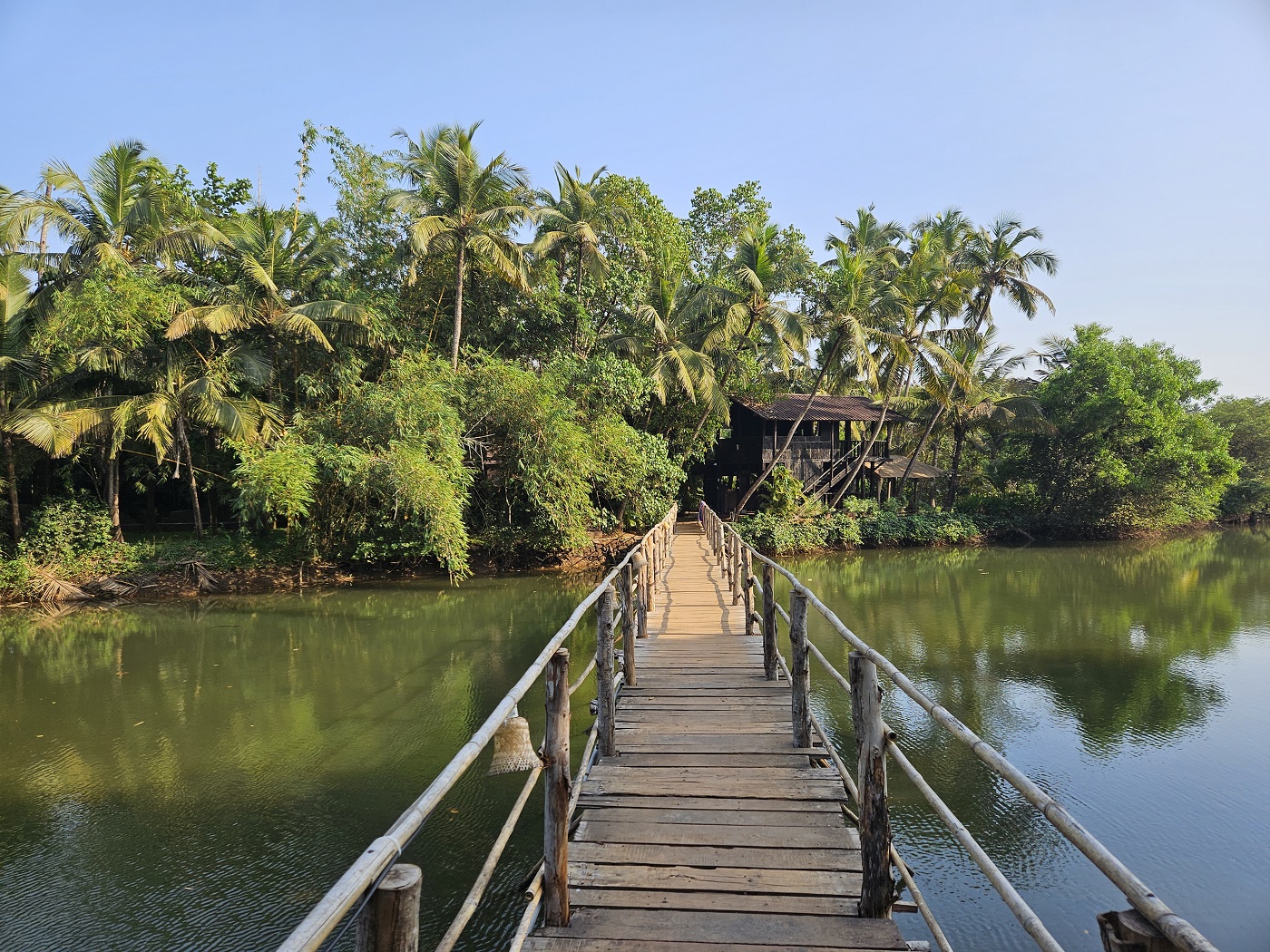 Мост через реку