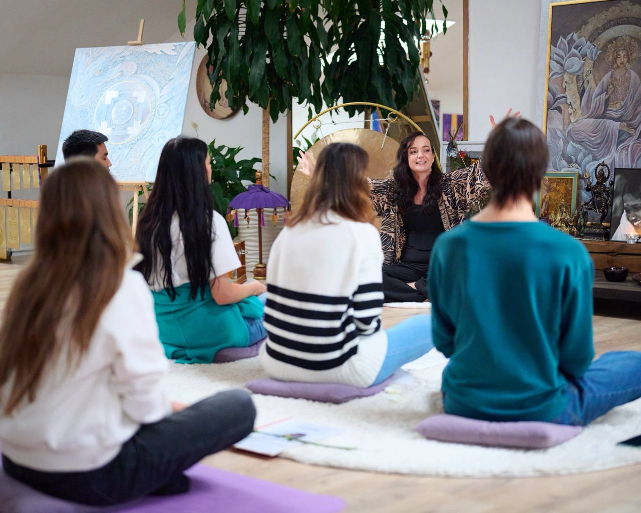 Беседы в йога зале