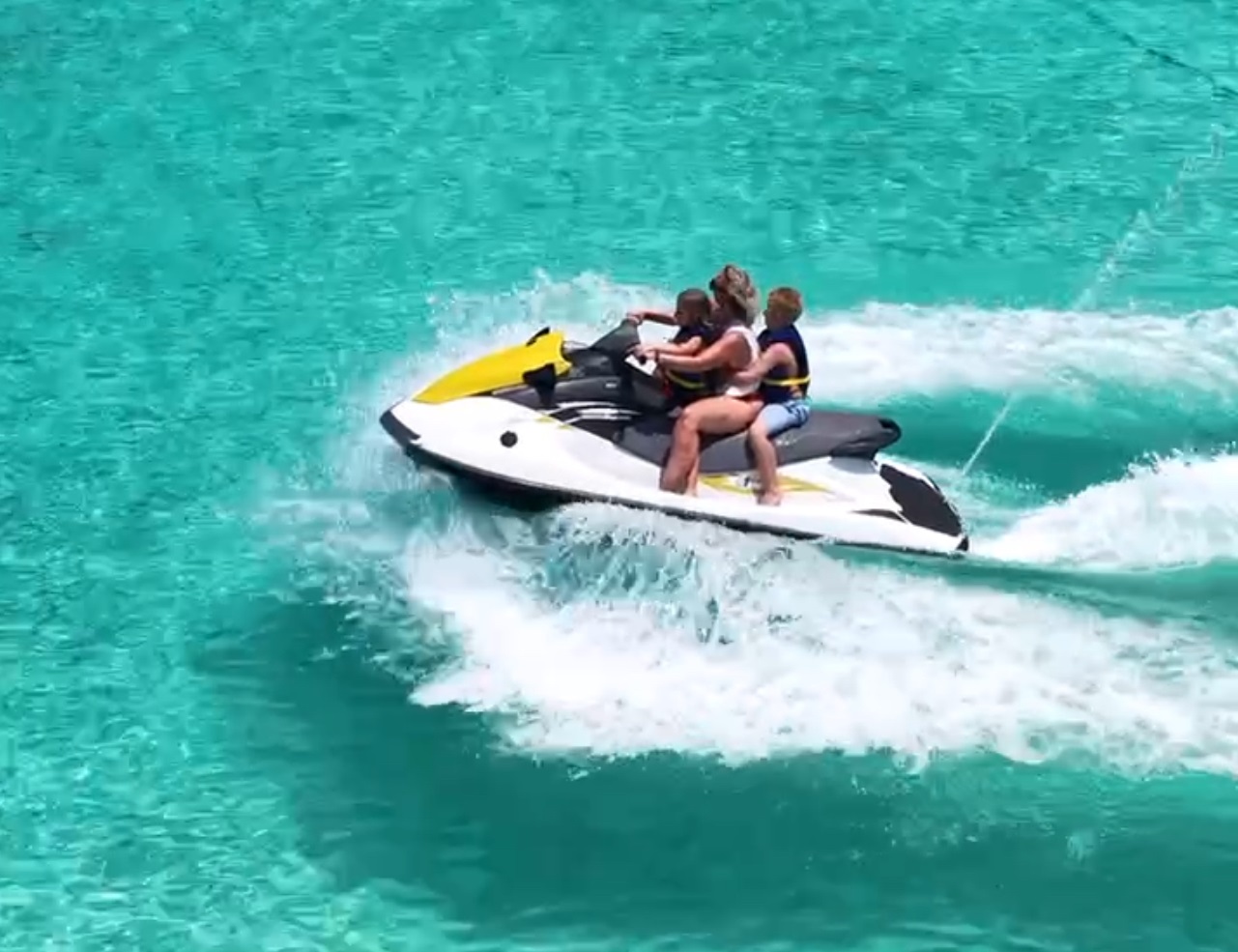 Катаемся на волнах