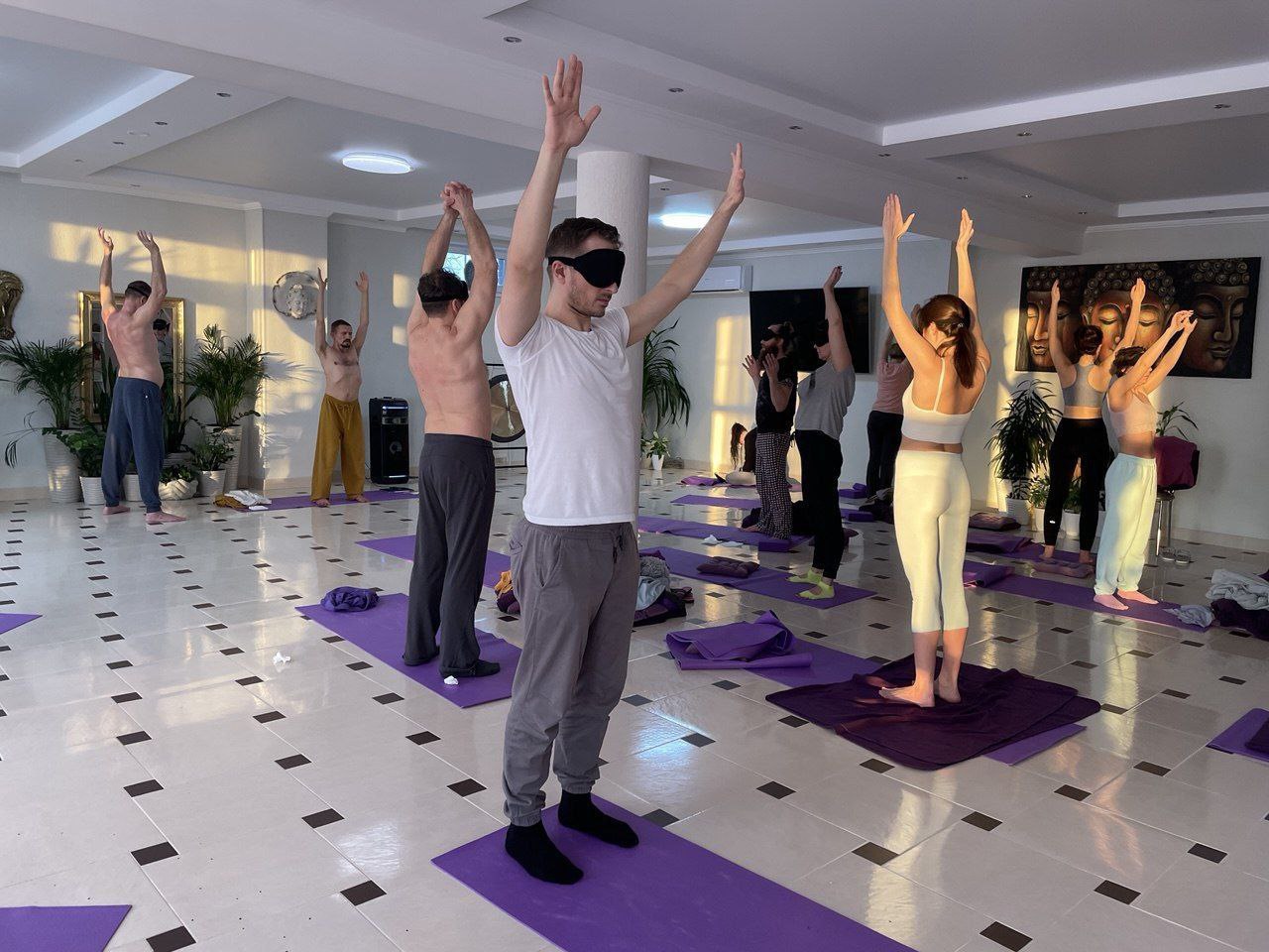 Практика с закрытыми глазами