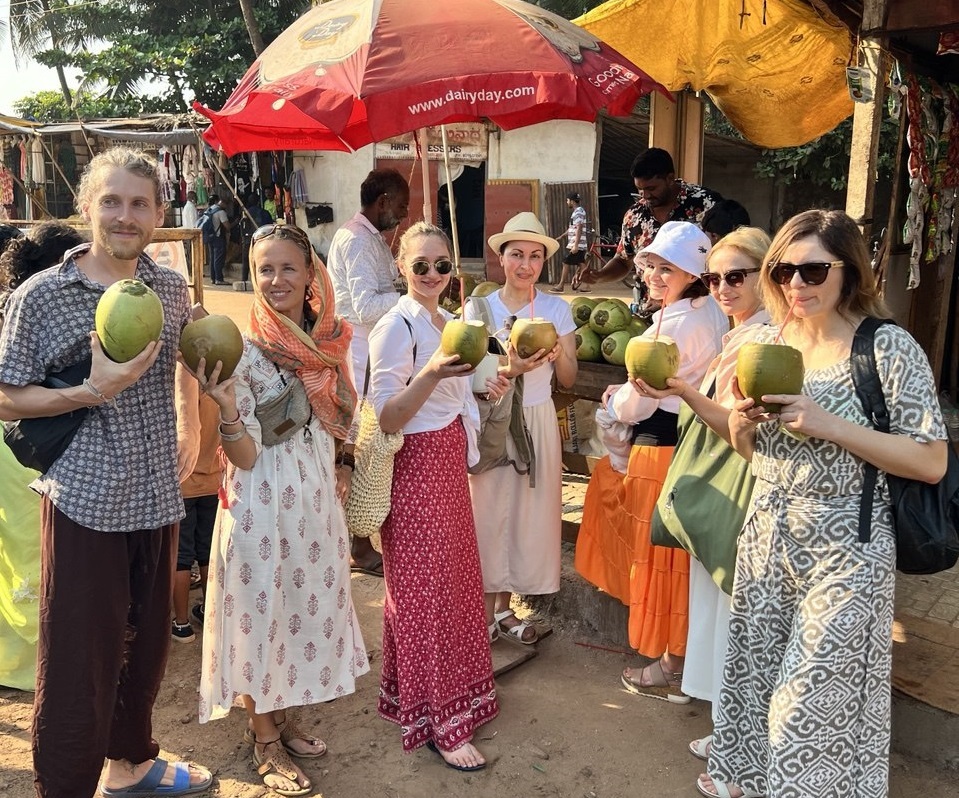 Пьем кокосы