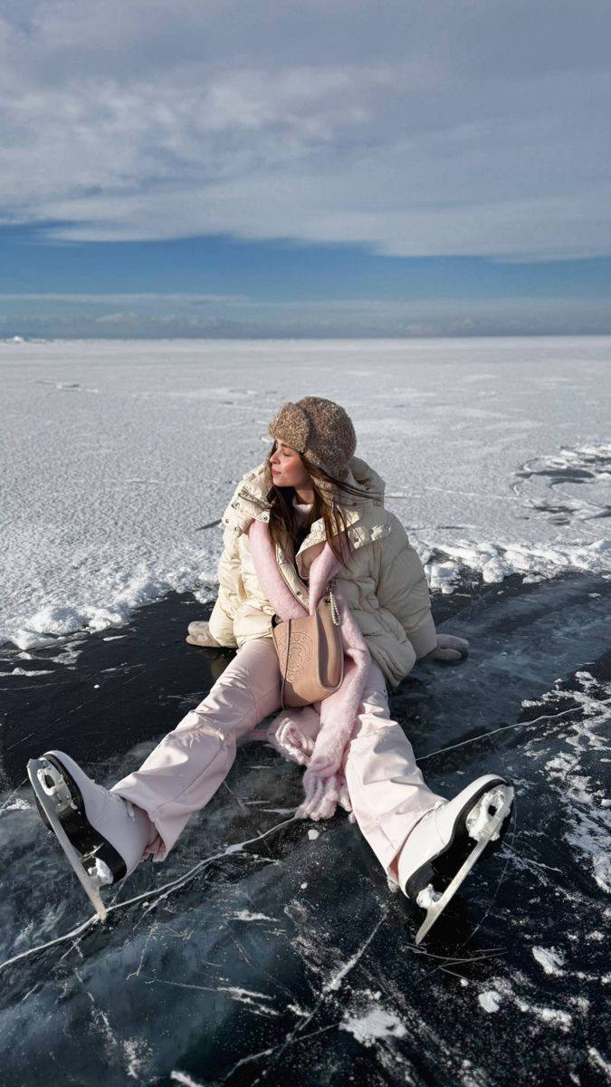 На льду Байкала