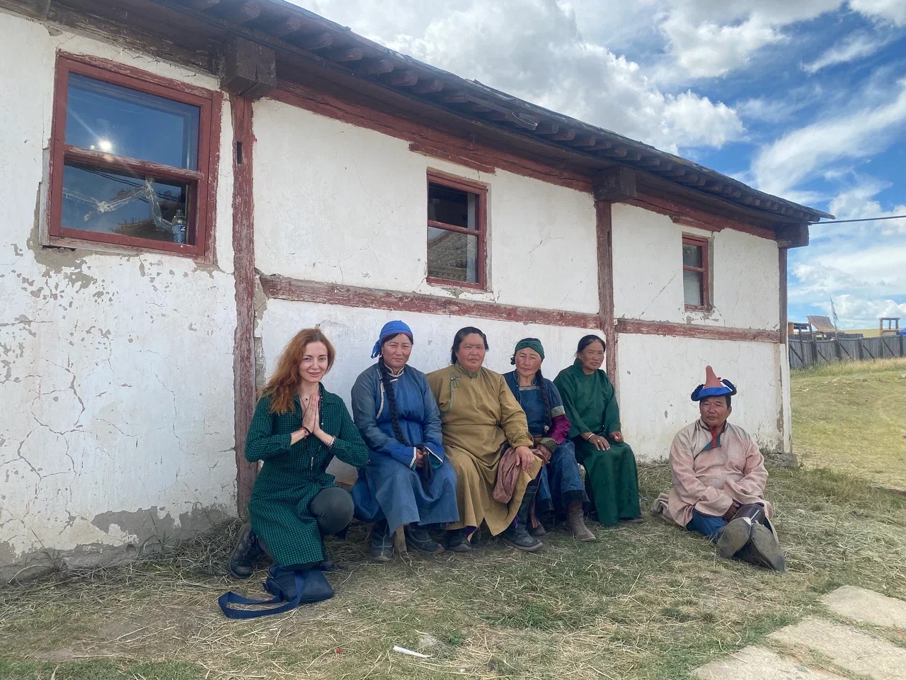 С местными жителями