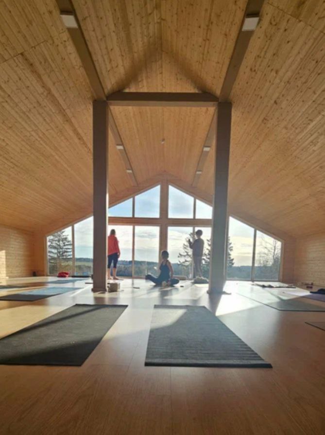 Зал для йоги