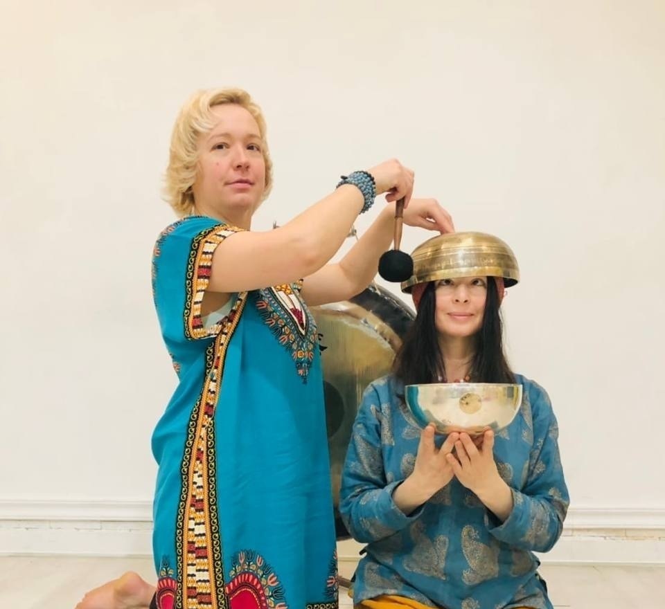 Практика с чашами