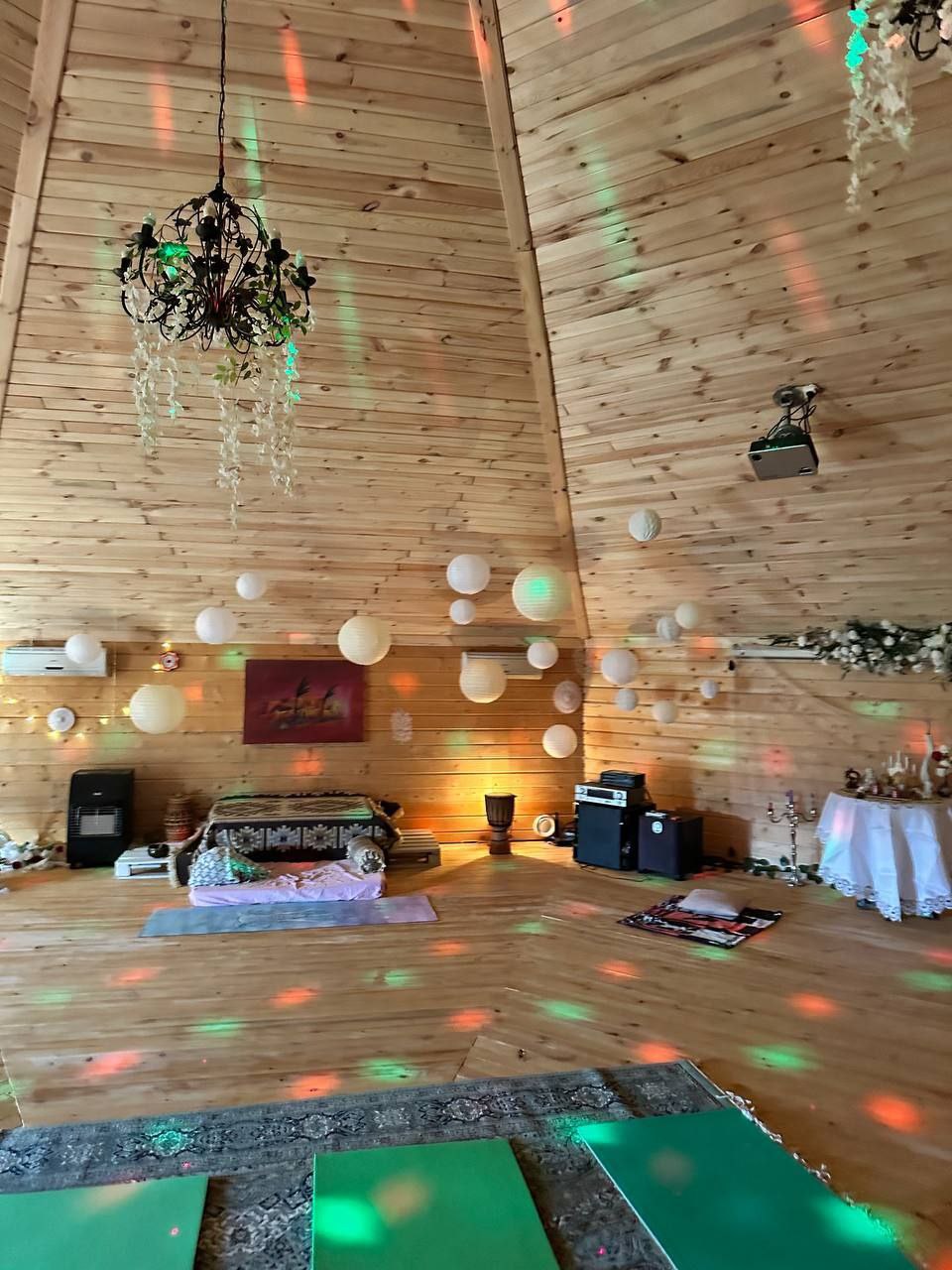 Зал для йоги