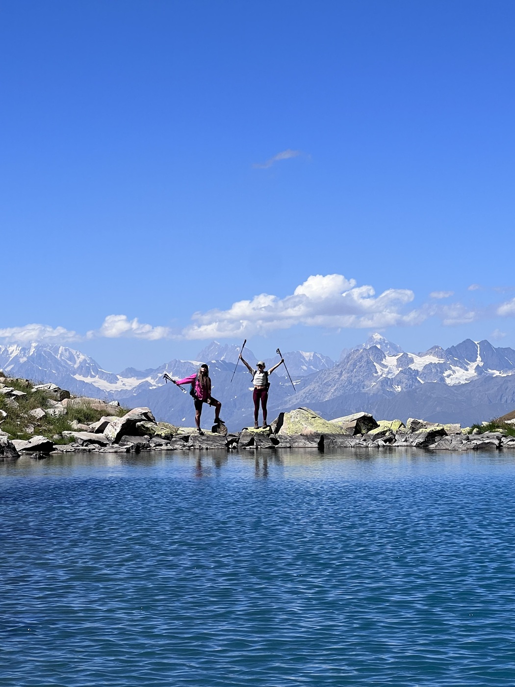 Грузия море и вид на горы