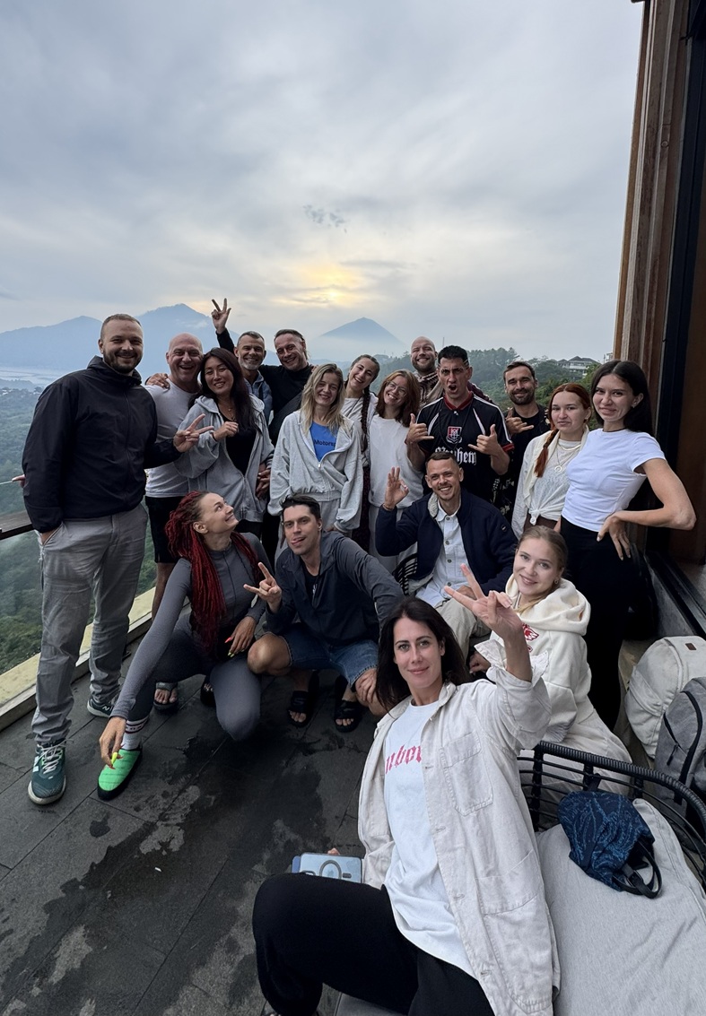 Группа на Бали