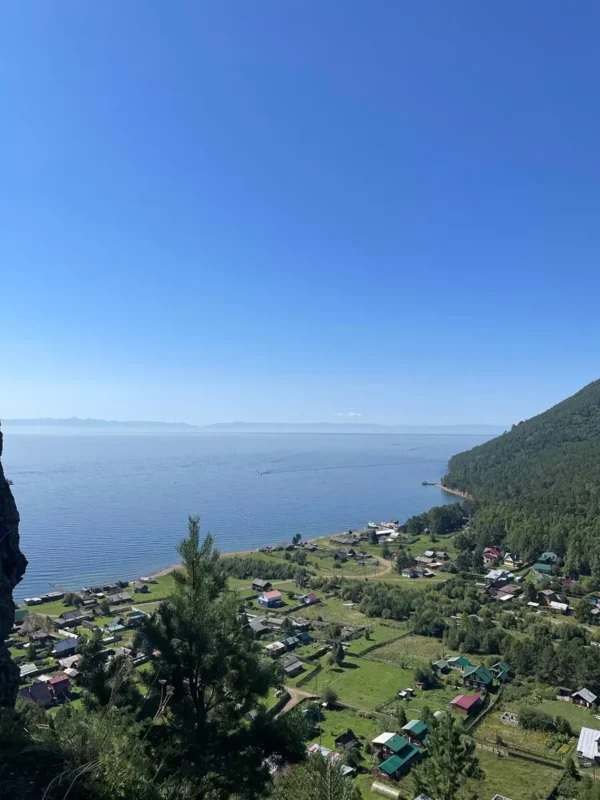 Вид на Байкал