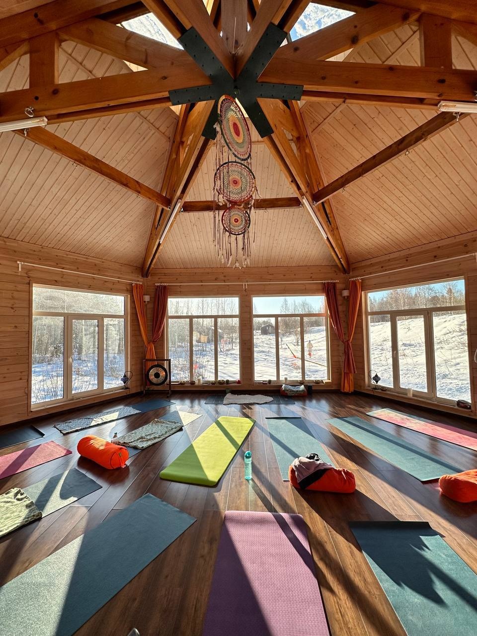 Зал для йоги