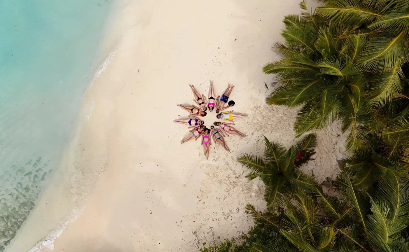 Группа на Мальдивах