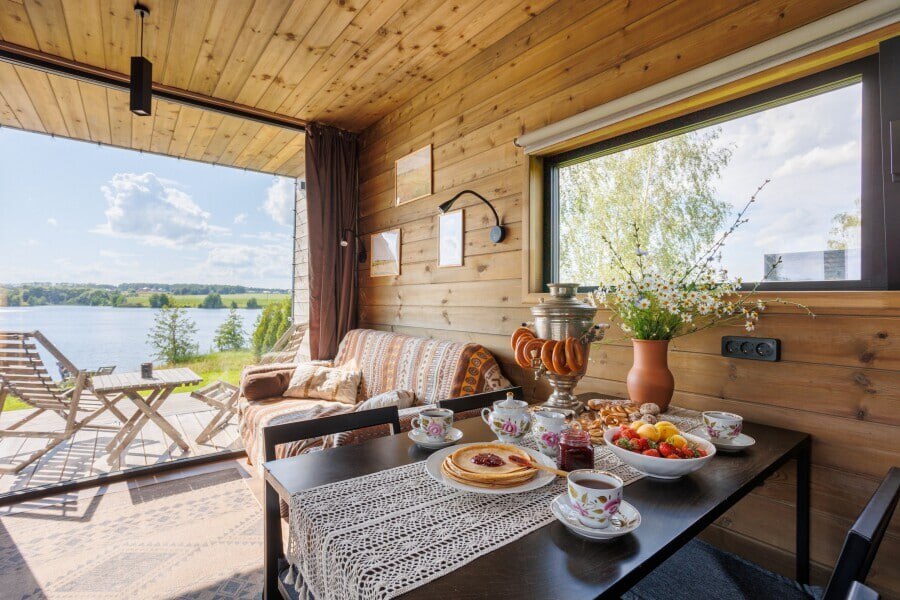 Вид на реку из домика