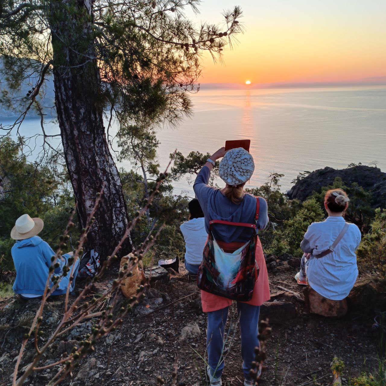 Закат и море