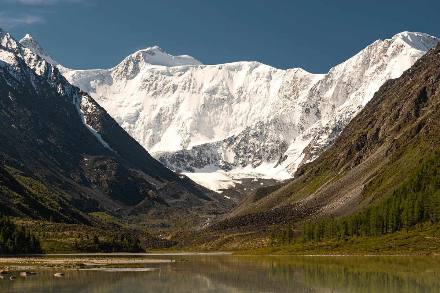 Заснеженная гора