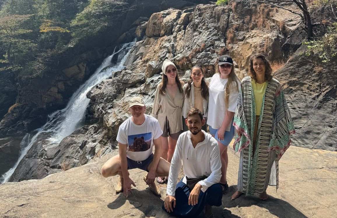 Группа в йога-туре в Таиланде